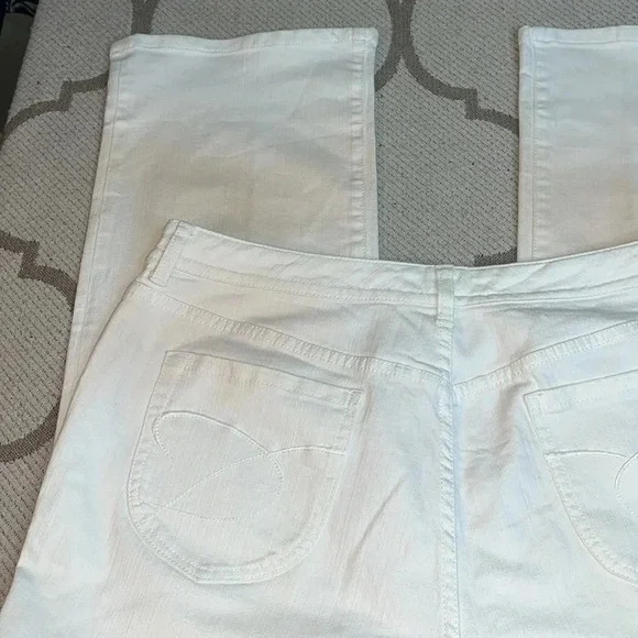 Chico’s Platinum Denim Quartz Original Fit Ombré Jeans, 16 short - Picture 14 of 15